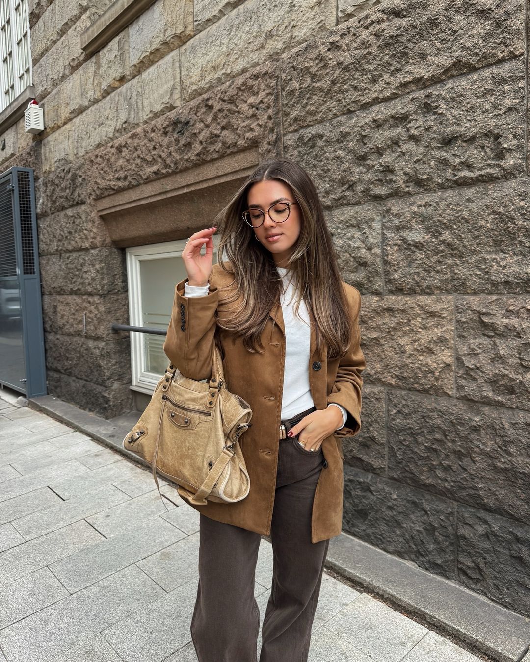 Women's Suede Blazer with Notch Lapels and Long Sleeves 3