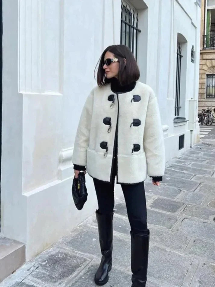Coat - Tailored Cut & Adjustable Details For Movement