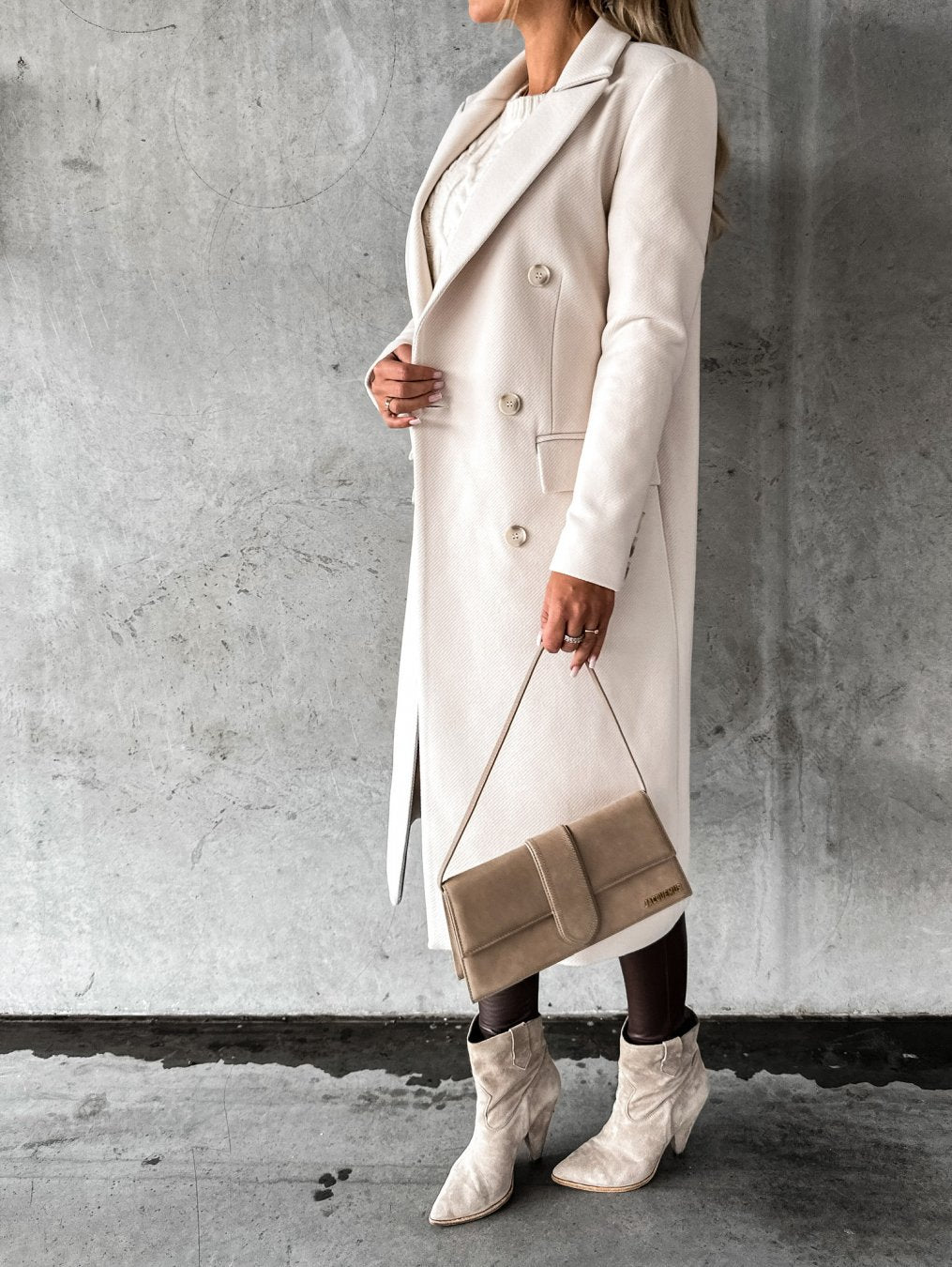Polyester Blend Jacket – Long Cut & Heat Retention Fit