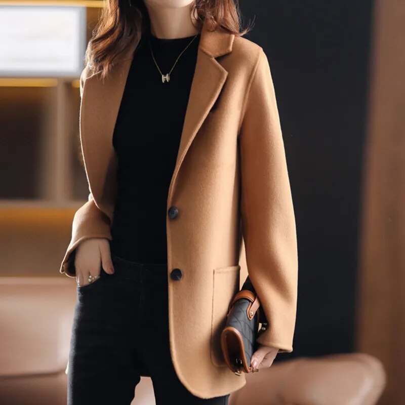 Blazer – Tailored Lapel & Structured Shape For Ease