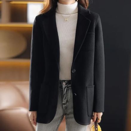 Blazer – Tailored Lapel & Structured Shape For Ease