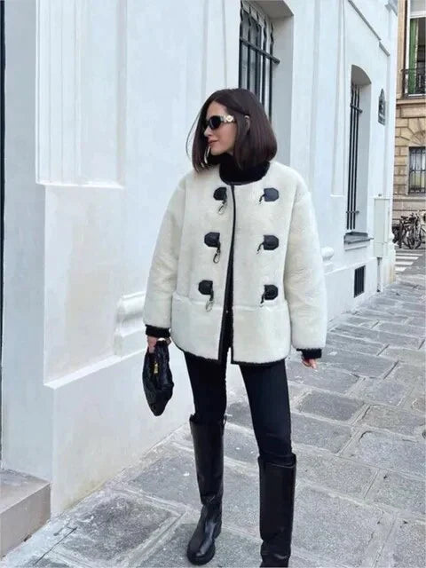 Coat - Tailored Cut & Adjustable Details For Movement