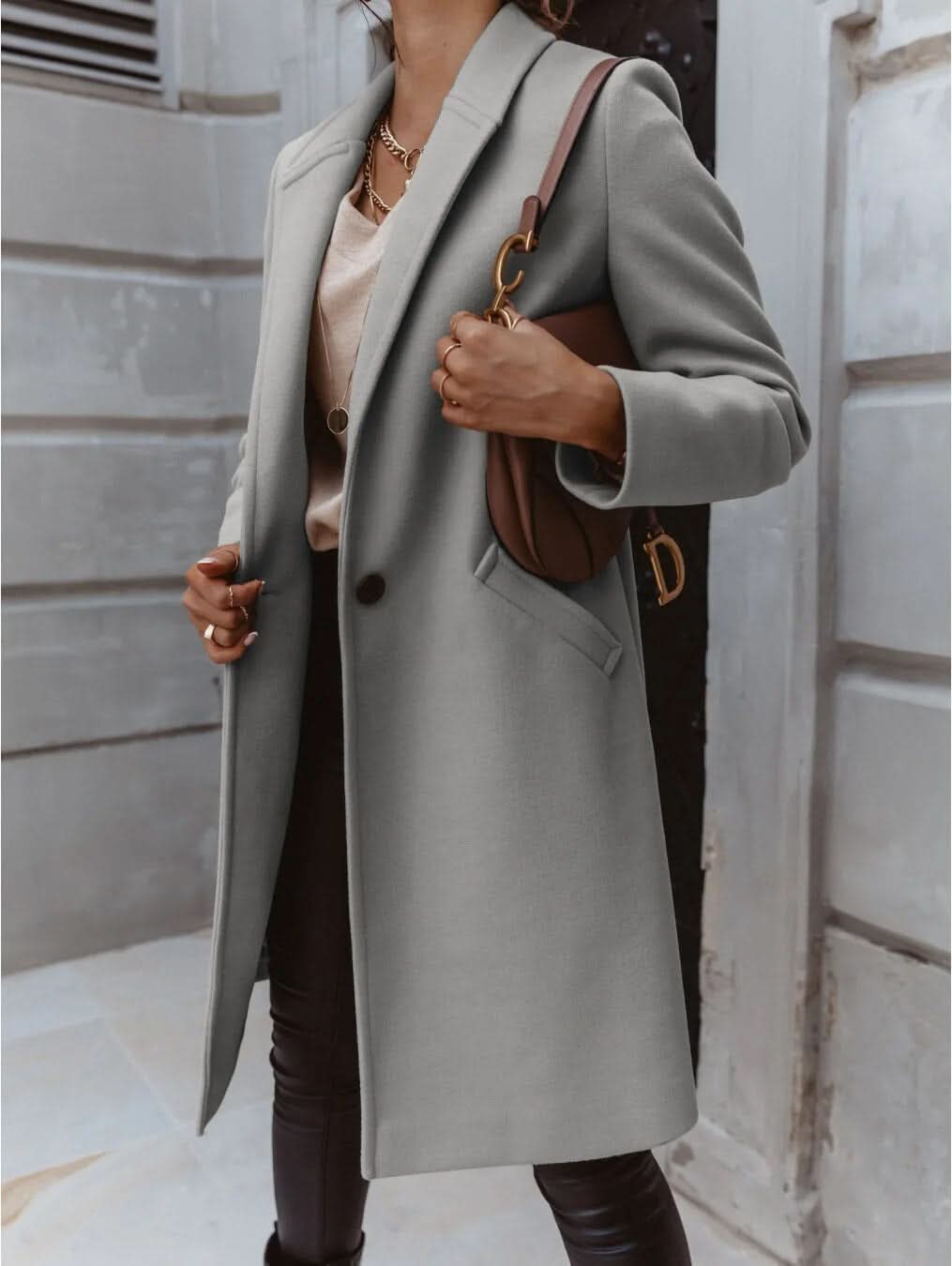 Coat - Tailored Long Shape And Smooth Layering Fit.