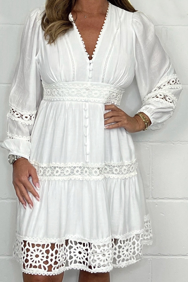 Dress - Lace Blend V Neck And Shaped Silhouette Moves