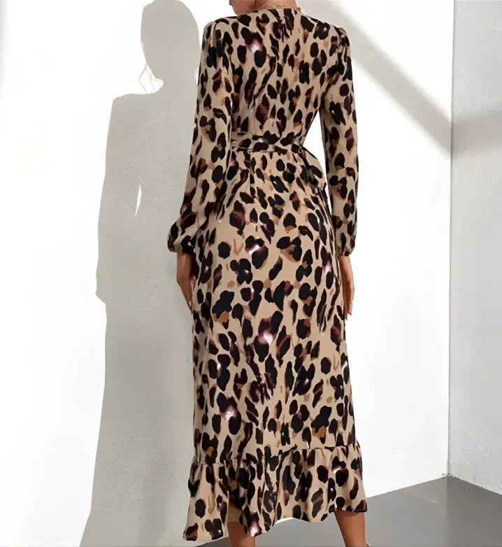 Dress – Lightweight Blend V Neck & Relaxed Fit Movement