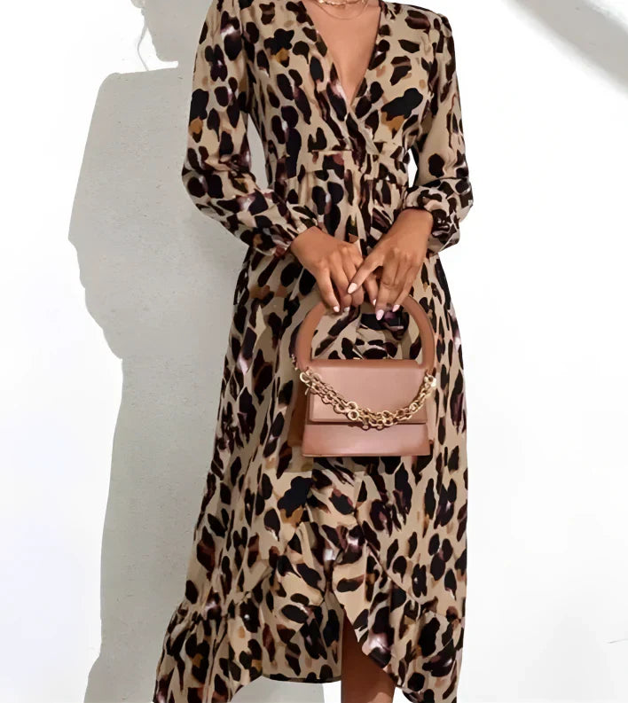 Dress – Lightweight Blend V Neck & Relaxed Fit Movement