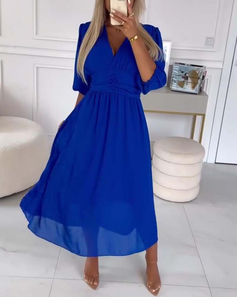Dress - Sweetheart Neckline & Trapeze Shape For Ease