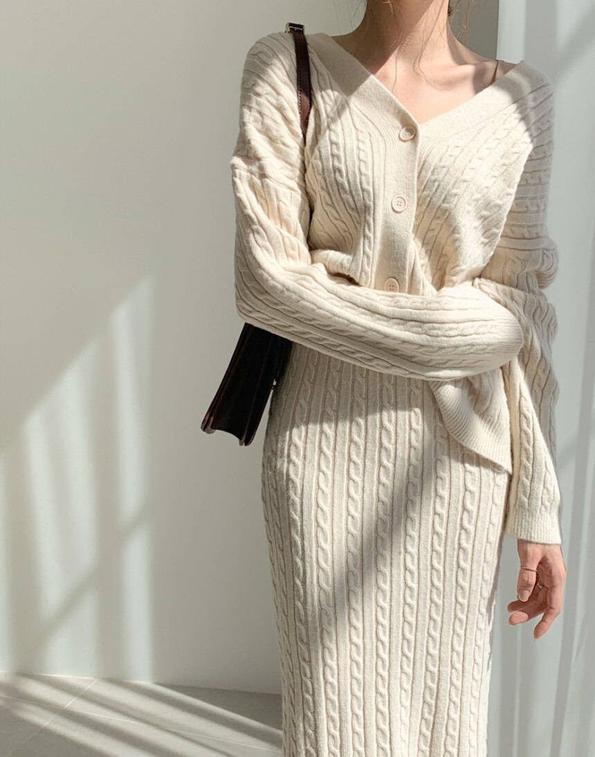 Knit Set – Close Fit Top And Skirt With Shape Retention