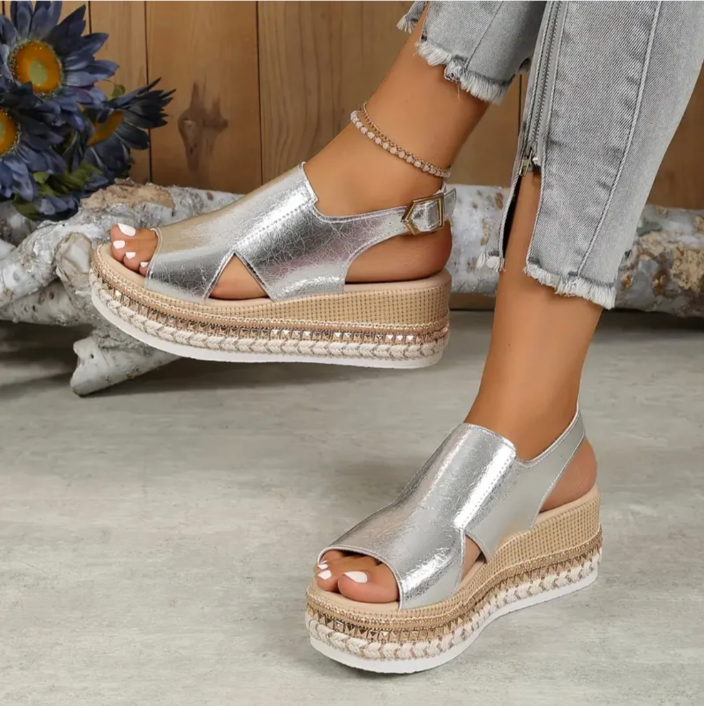 Platform Sandals – Woven Metallic Upper And Stable Support