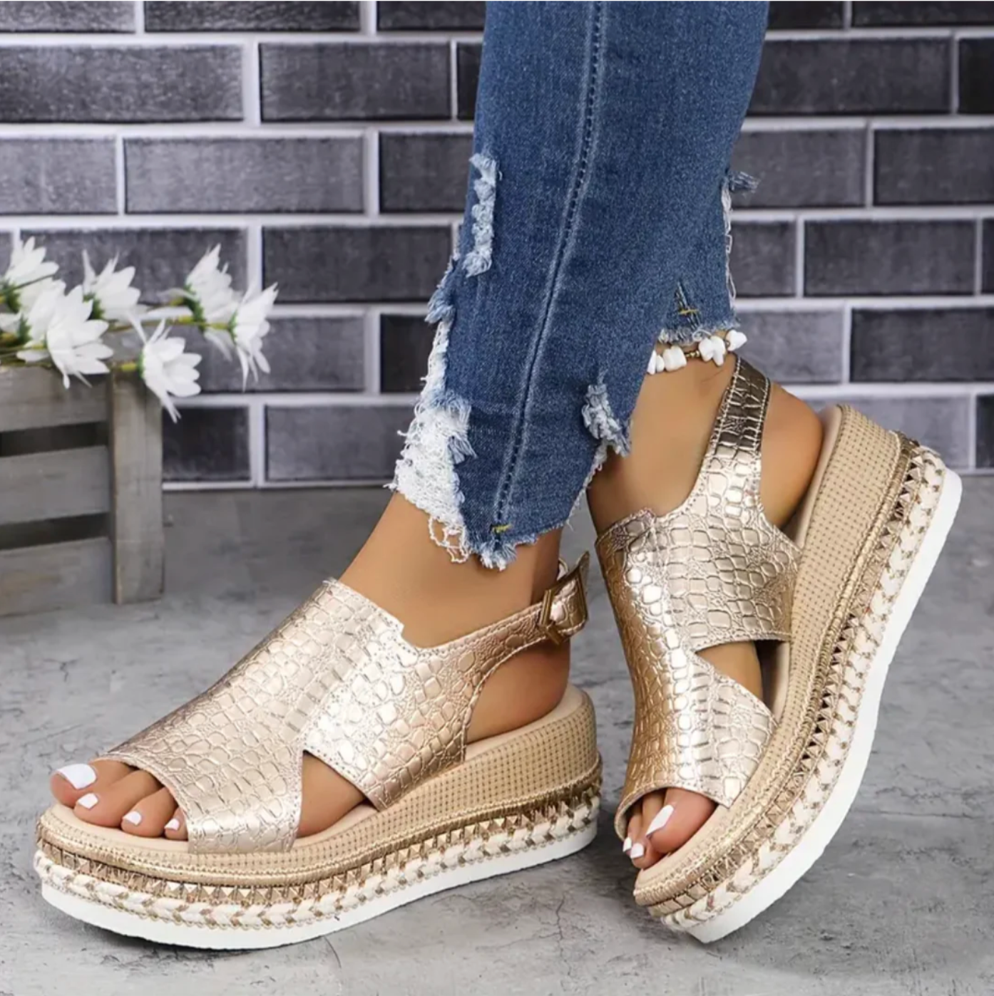 Platform Sandals – Woven Metallic Upper And Stable Support