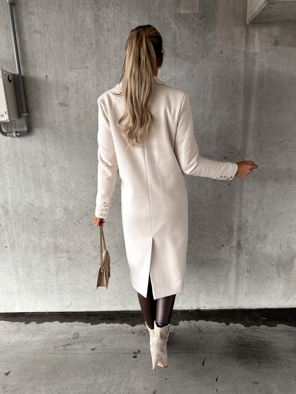 Polyester Blend Jacket – Long Cut & Heat Retention Fit