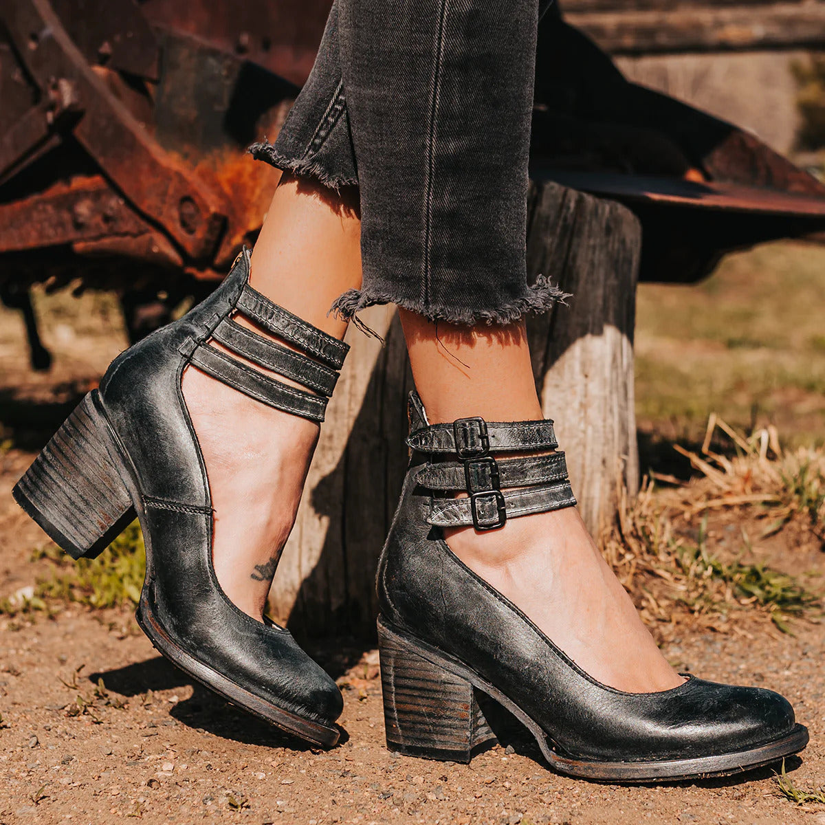 Shoe - Durable Blend Modern Shape & Stable Support.