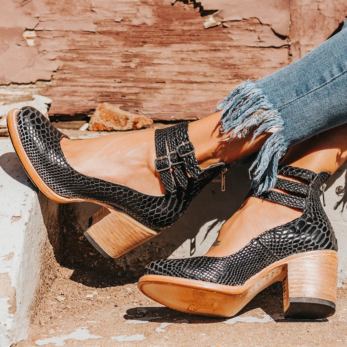Shoe - Durable Blend Modern Shape & Stable Support.