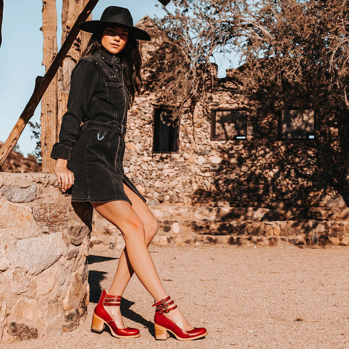 Shoe - Durable Blend Modern Shape & Stable Support.