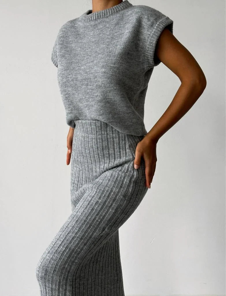 Sleeveless Set - Knit Blend Top And Skirt & Easy Wear