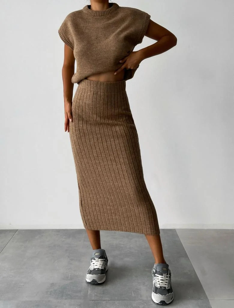 Sleeveless Set - Knit Blend Top And Skirt & Easy Wear