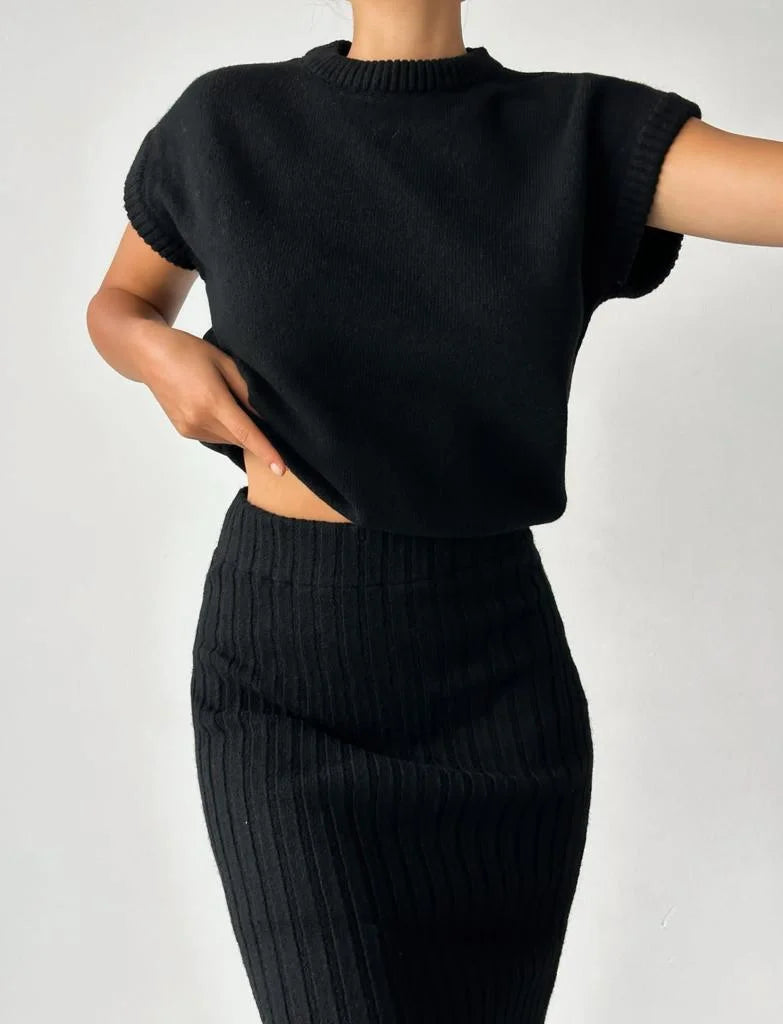 Sleeveless Set - Knit Blend Top And Skirt & Easy Wear