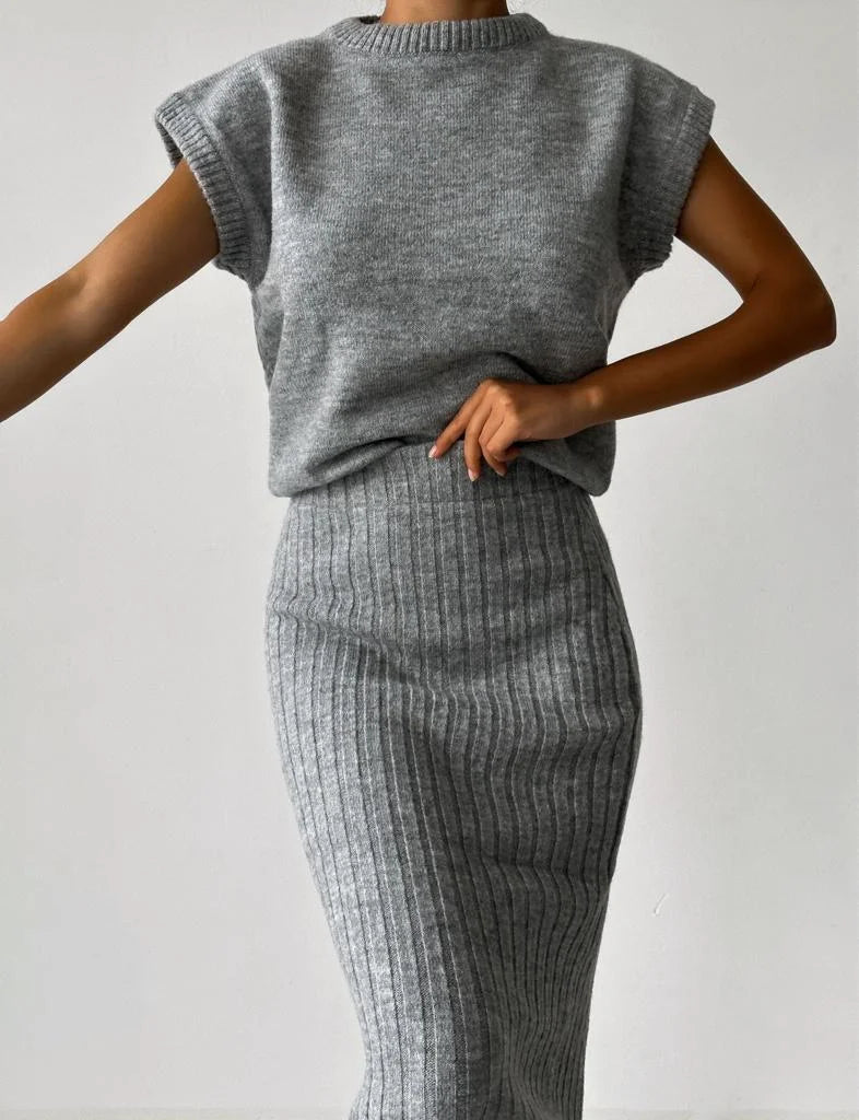 Sleeveless Set - Knit Blend Top And Skirt & Easy Wear