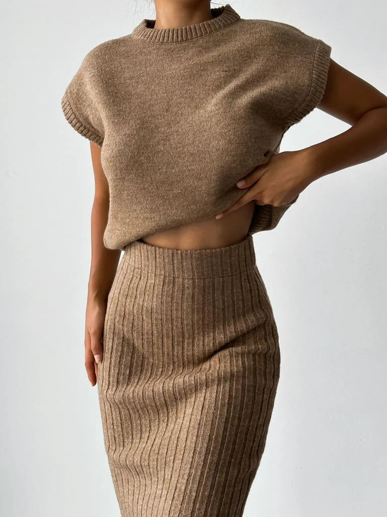 Sleeveless Set - Knit Blend Top And Skirt & Easy Wear