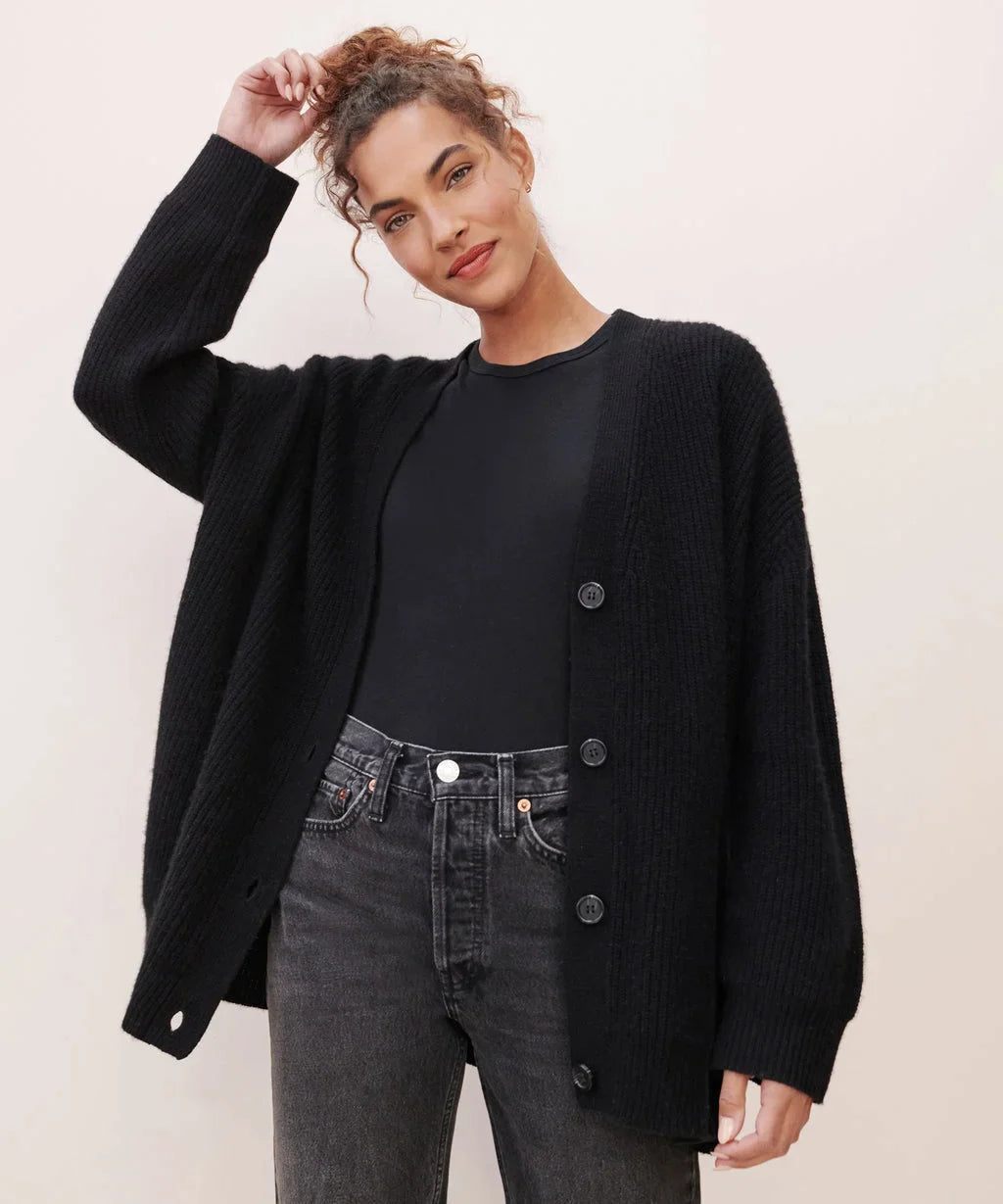 Soft-Blend Cardigan – V Neck & Lightweight Warmth Fit