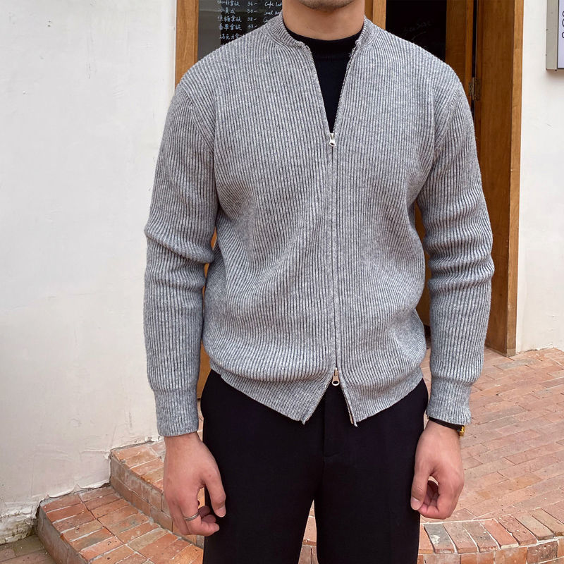 Vest – Polyester Blend Zipper Front & Lightweight Warmth