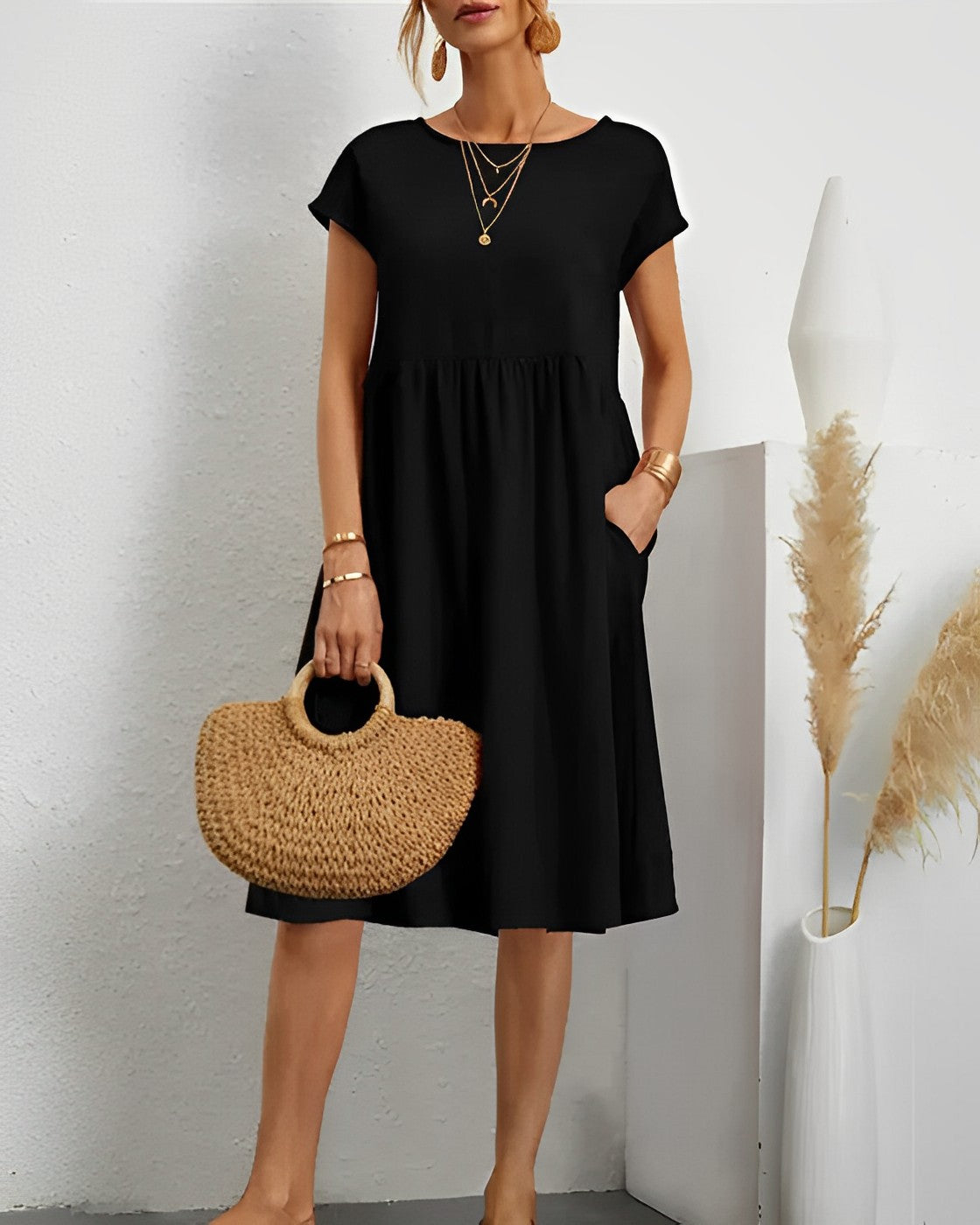 Women's Elegant Summer Dress with Flattering Silhouette 2